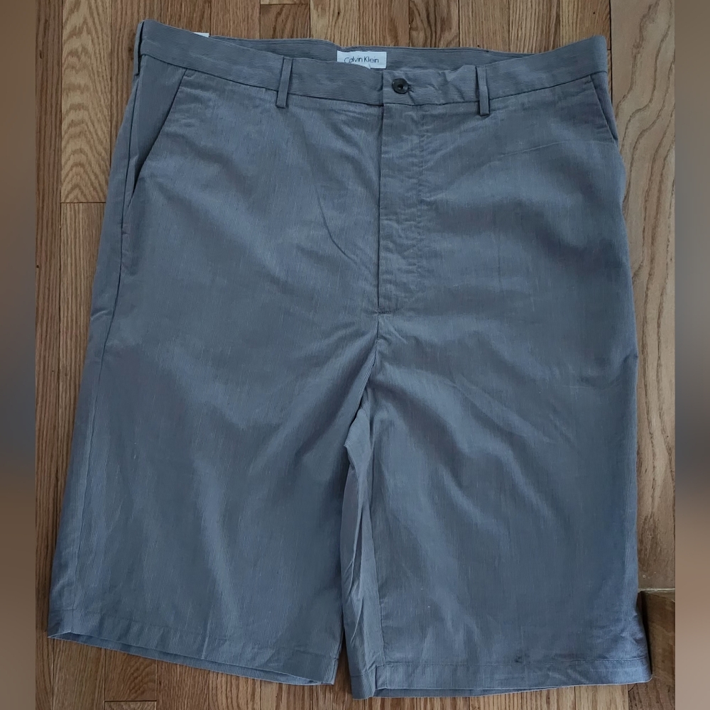 Mens Big Tall CALVIN KLEIN Pinstripe Chino Grey Shorts 100% Cotton 42 Tall NWT